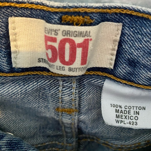 Vntg Levi short - distressed - Picture 2 of 4